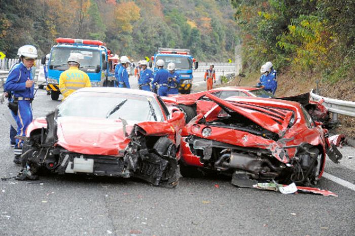 Massive Supercar Crash in Japan (10 pics + video)