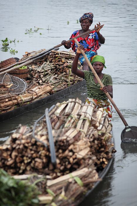 Ganvié - Lake City of Africa (35 pics)