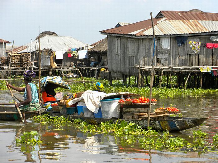 Ganvié - Lake City of Africa (35 pics)