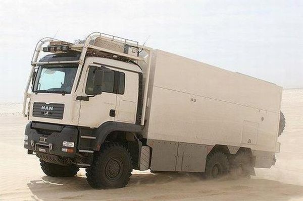 Great Truck for a Trip Across a Dessert (34 pics)