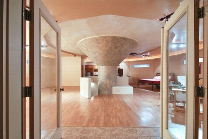 House Where You Will Survive the End of the World (17 pics)