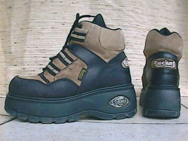 Platform Sneakers Of The '90s (26 pics)