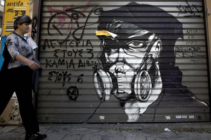 Graffiti in Athens (17 pics)