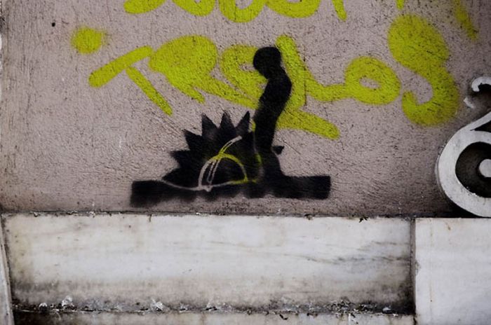 Graffiti in Athens (17 pics)