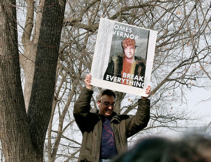The 40 Best Protest Signs Of 2011 (40 pics)