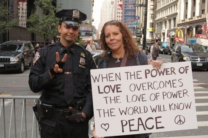The 40 Best Protest Signs Of 2011 (40 pics)