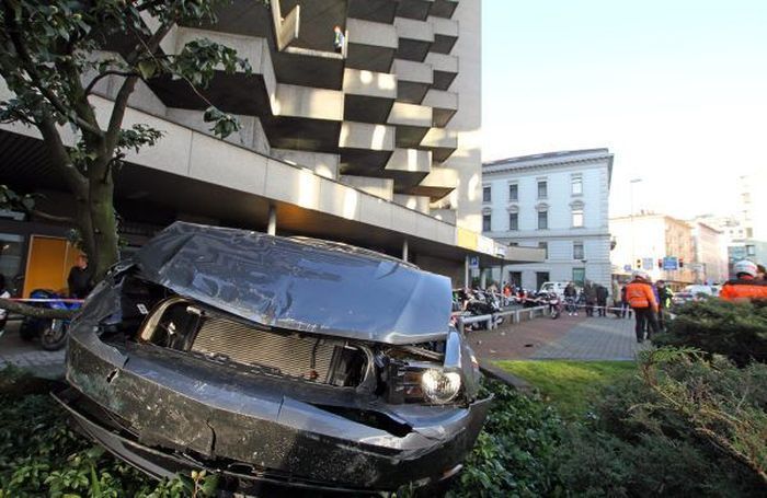 Parking Job Fail (6 pics)