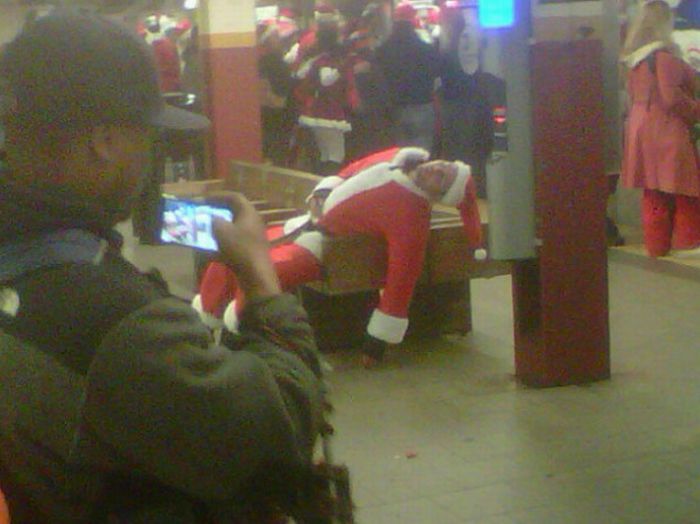 Santacon 2011 (22 pics)