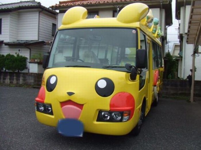 Crazy Japanese School Buses (25 pics)