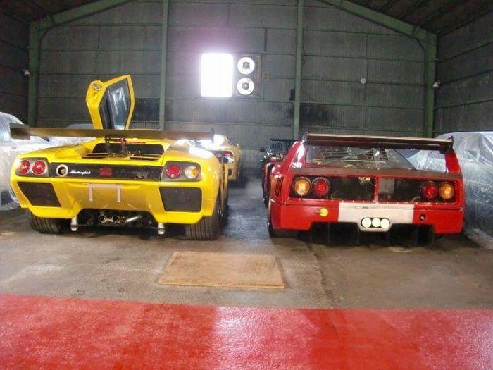 Japan's Largest Secret Supercar Collection (141 pics)