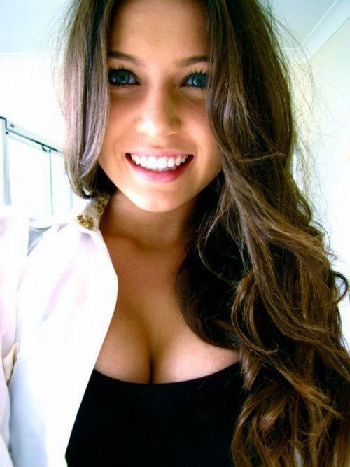 Girls With Beautiful Smiles 32 Pics