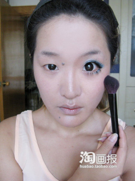 Makeup Makes a Girl Look Much Prettier (31 pics)