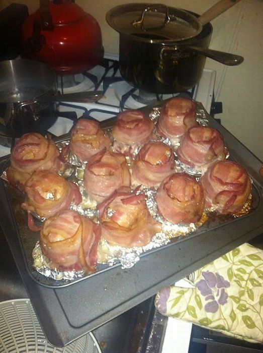 BLT with bacon cups (7 pics)