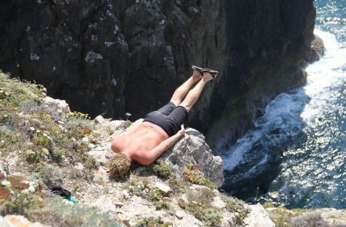 The Most Extreme Planking Moments (38 pics)