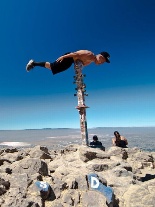 The Most Extreme Planking Moments (38 pics)