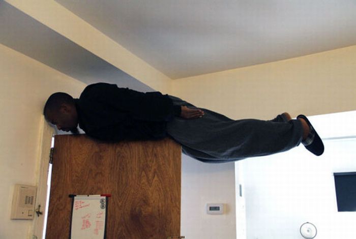 The Most Extreme Planking Moments (38 pics)