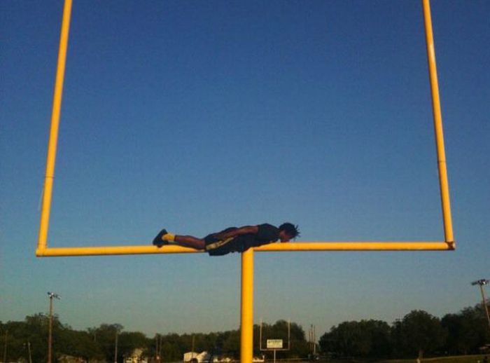 The Most Extreme Planking Moments (38 pics)