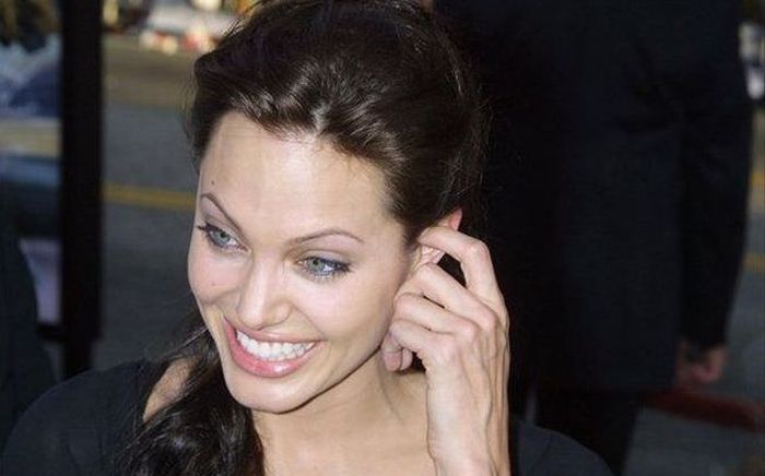 Funny Faces of Angelina Jolie (79 pics)