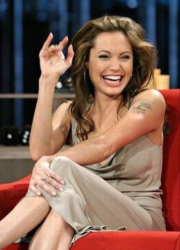 Funny Faces of Angelina Jolie (79 pics)