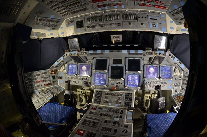 Inside Shuttle Atlantis (12 pics)