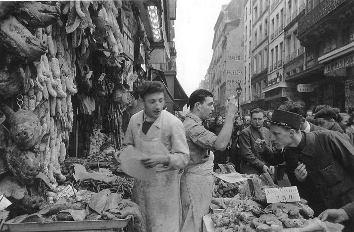 Paris in 1940-50s (41 pics)