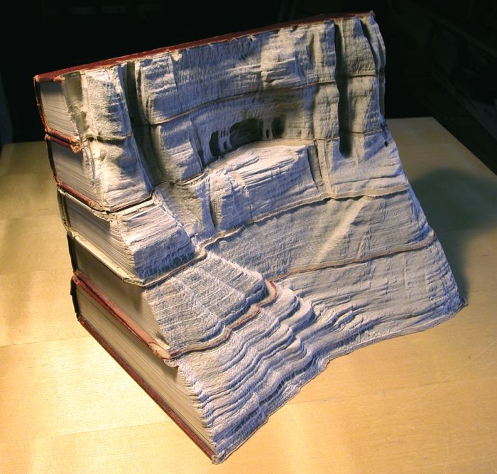 Beautiful Book Carving Art (18 pics)