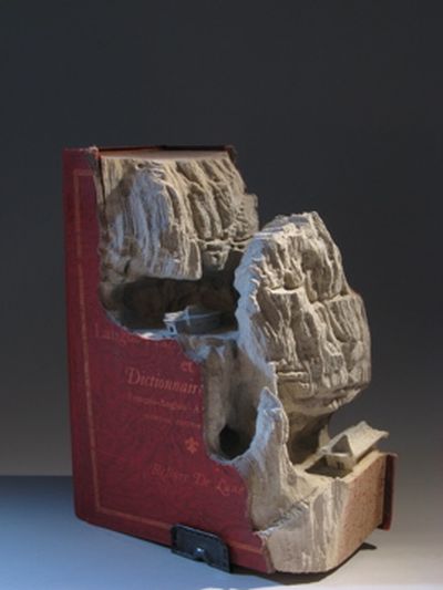 Beautiful Book Carving Art (18 pics)