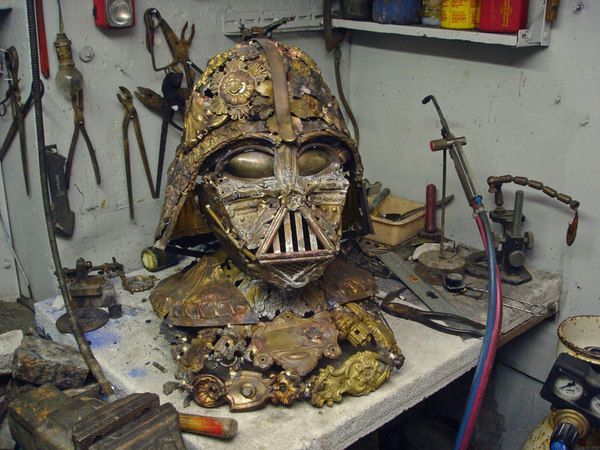 Darth Vader Sculpture (9 pics)