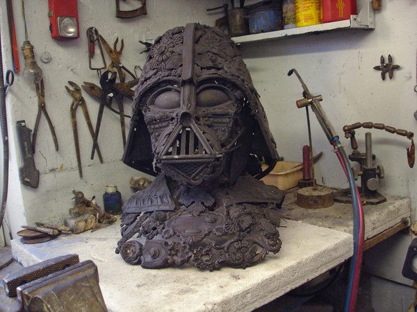 Darth Vader Sculpture (9 pics)