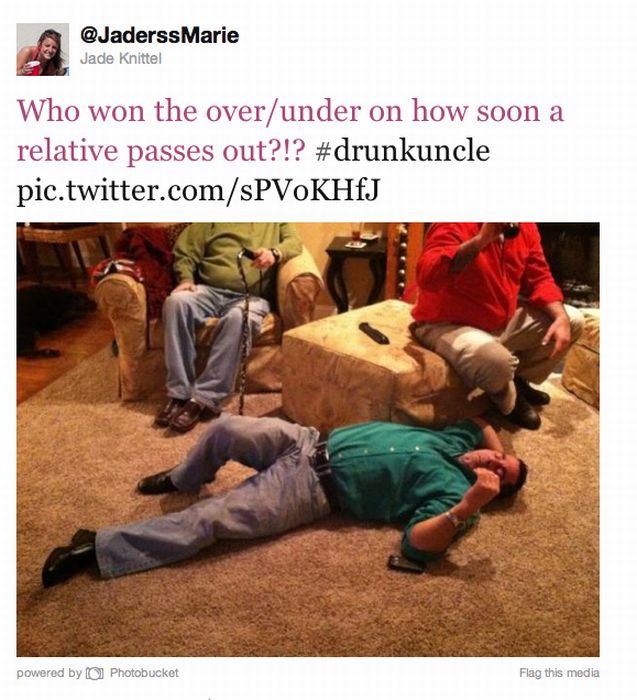 Drunk Uncles Who Ruined Christmas (30 pics)