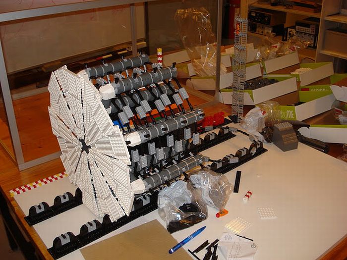 Lego Model of The Large Hadron Collider (14 pics)