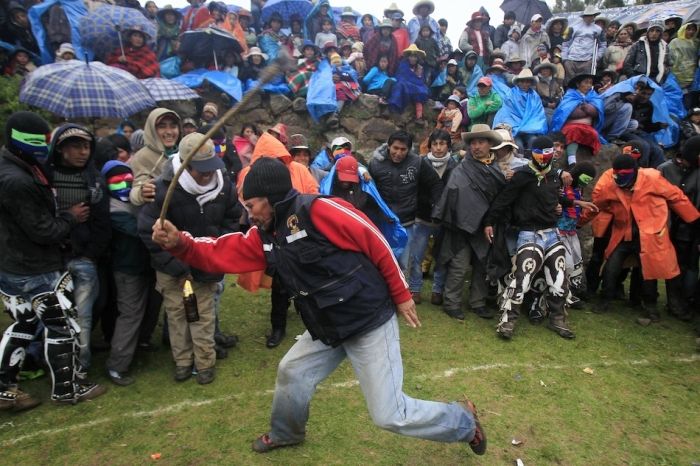 Peruvian Drunk Fight Club  (19 pics)