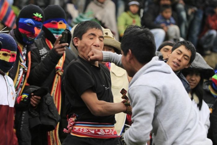 Peruvian Drunk Fight Club  (19 pics)
