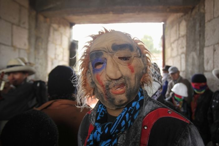 Peruvian Drunk Fight Club  (19 pics)