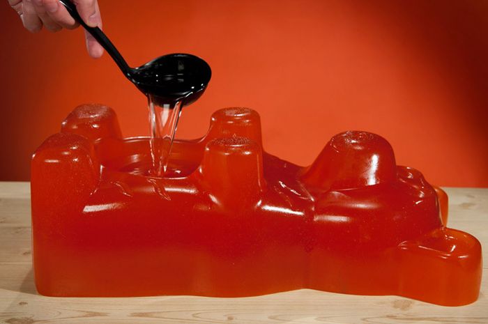 Giant Gummy Bear (7 pics) .