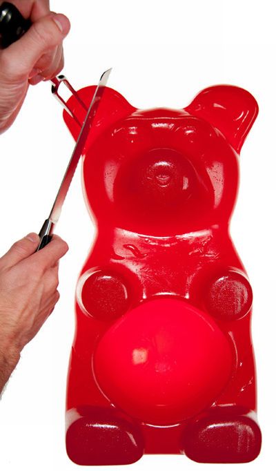 Giant Gummy Bear (7 pics)