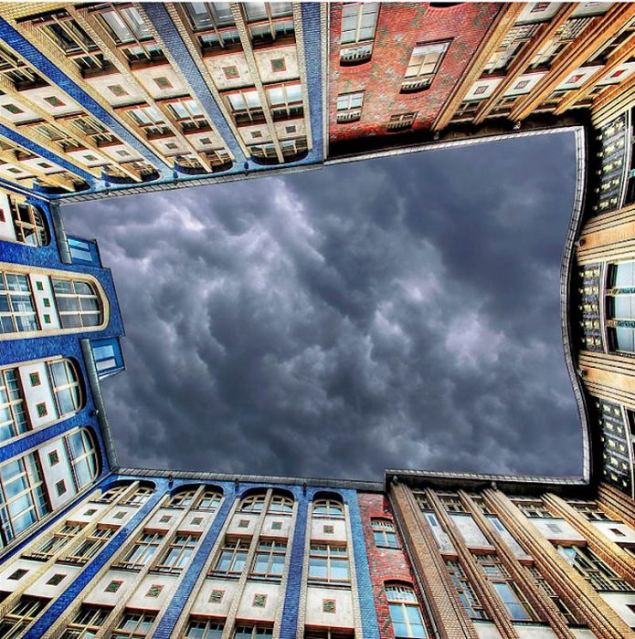 Sky Inside Buildings (20 pics)