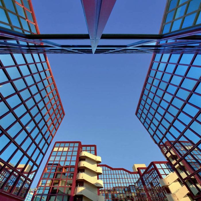 Sky Inside Buildings (20 pics)