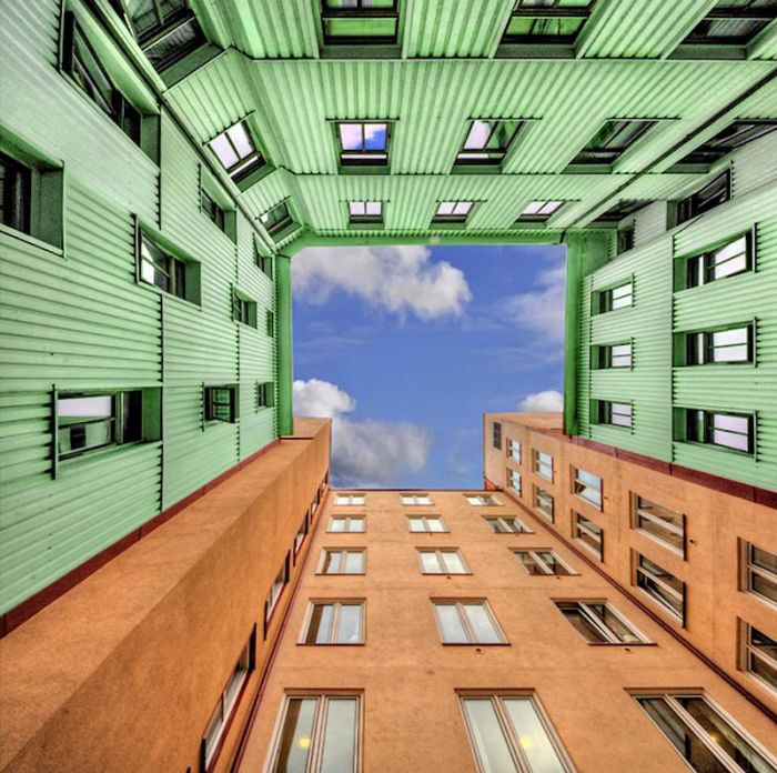 Sky Inside Buildings (20 pics)