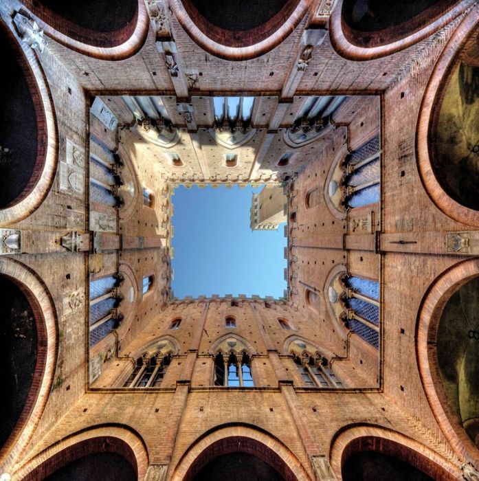 Sky Inside Buildings (20 pics)