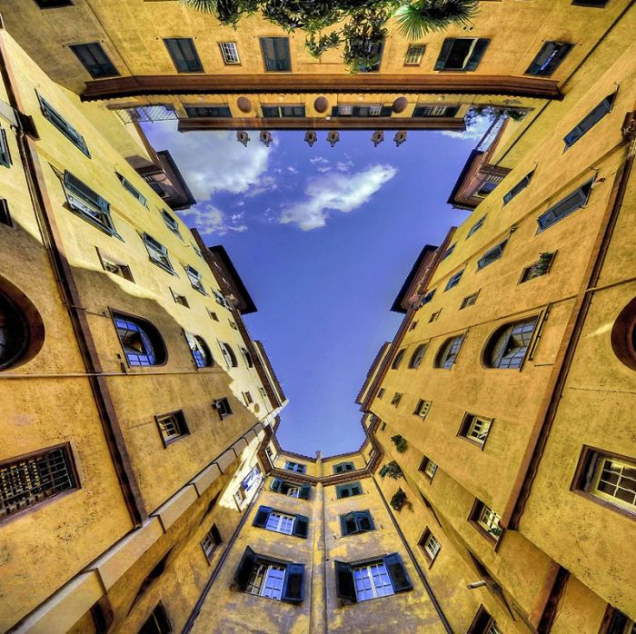 Sky Inside Buildings (20 pics)