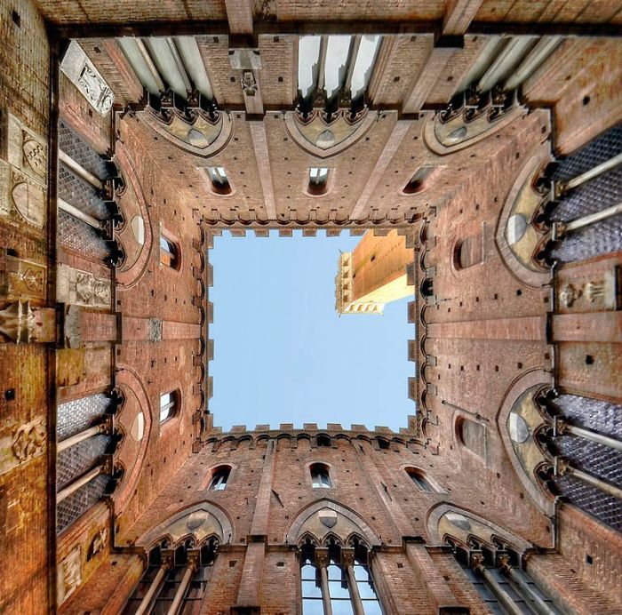 Sky Inside Buildings (20 pics)