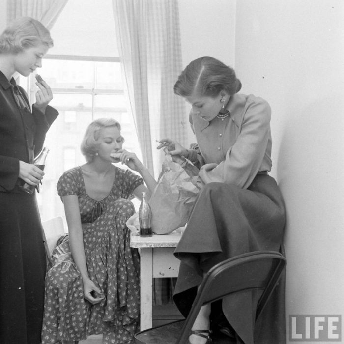 Model Agency in 1948 (24 pics)