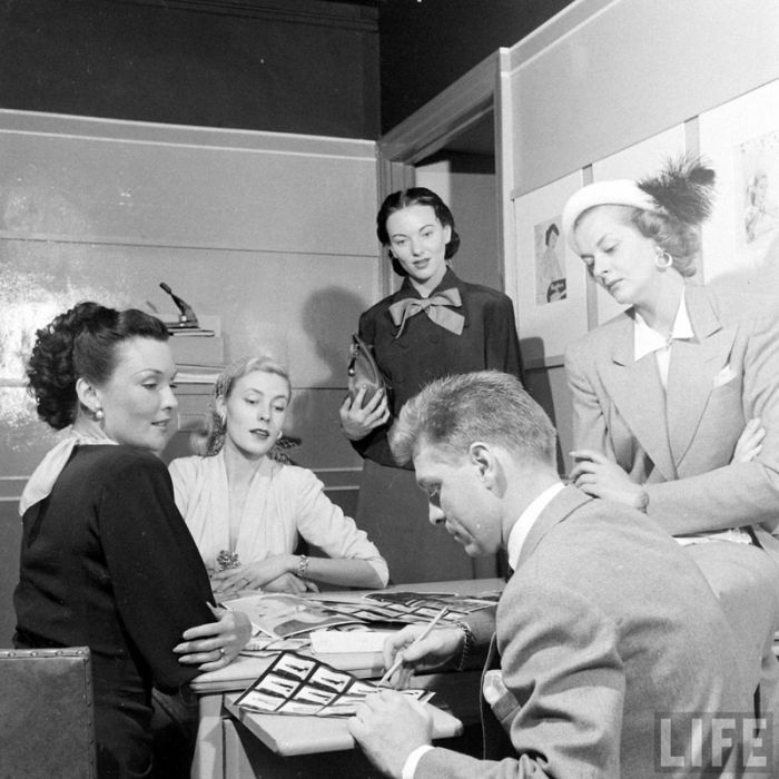 Model Agency in 1948 (24 pics)
