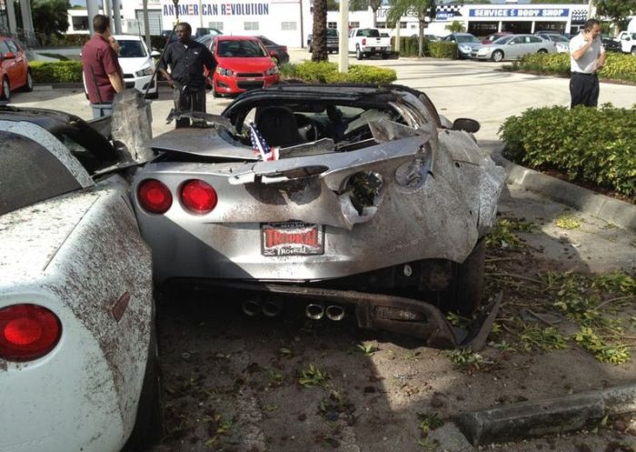 Crashed Chevrolet Corvettes (6 pics)