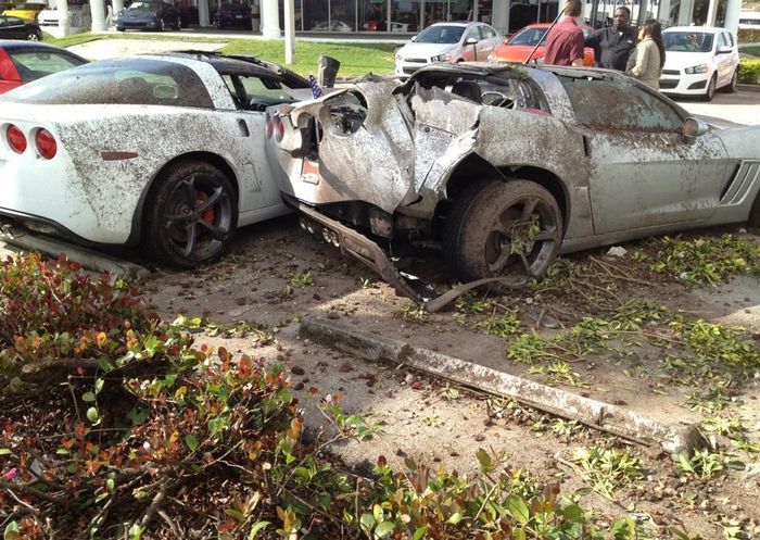 Crashed Chevrolet Corvettes (6 pics)