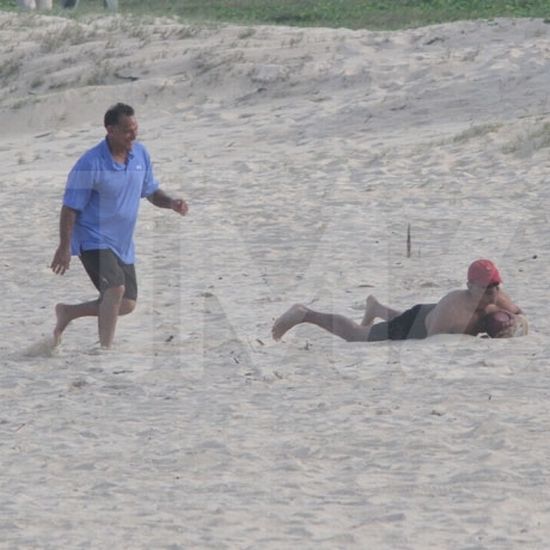 President Obama Plays Football in Hawaii (15 pics)