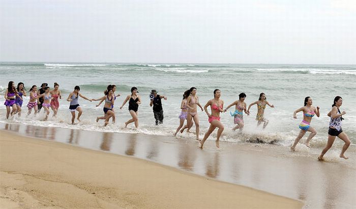 Female Bodyguards (9 pics)