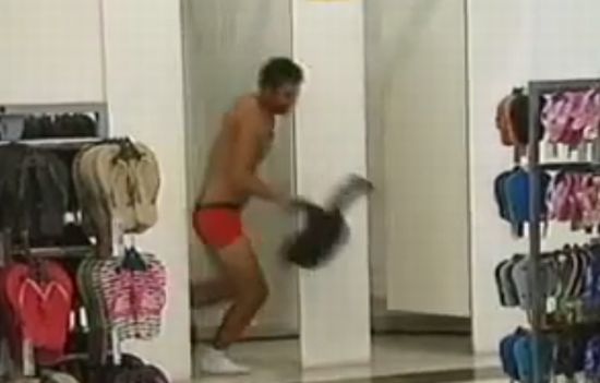 Hilarious Prank in Changing Room