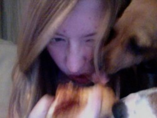 Eating Pizza With Dogs (6 pics)
